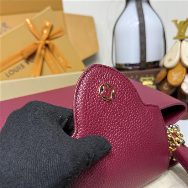 2026120164256124 270